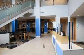 Holiday Inn Express & Suites - Aurora Medical Campus by IHG